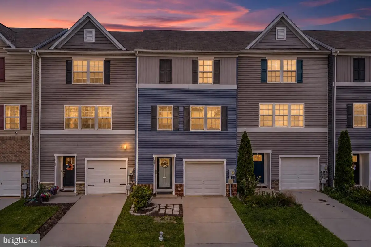 289 Magellan Dr, Martinsburg, WV 25404 - #1