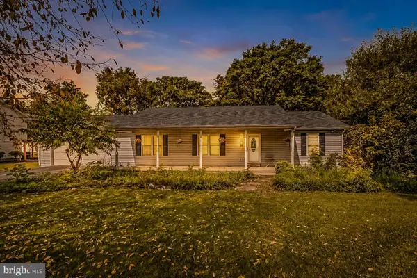 455 Willis Dr, BUNKER HILL, WV 25413