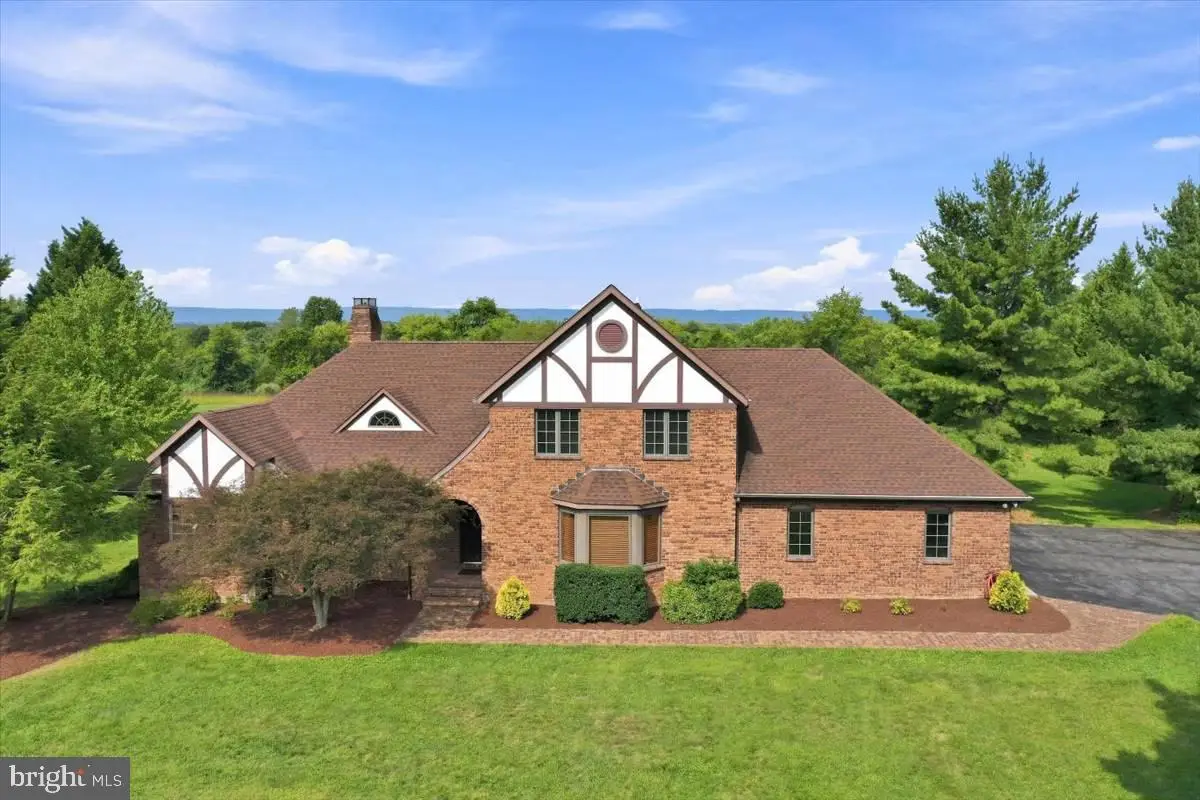 185 Goshen Ln, Martinsburg, WV 25404 - #1