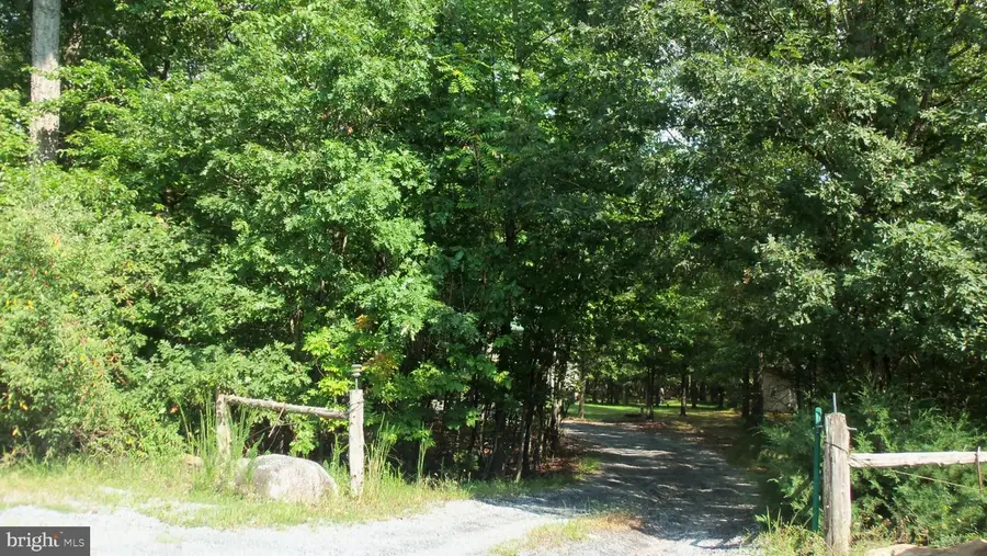 221 Clavius, Hedgesville, WV 25427 - #3