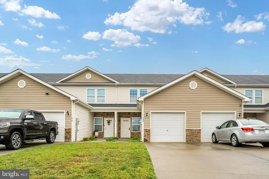 183 Continental Dr, Bunker Hill, WV 25413 - #2