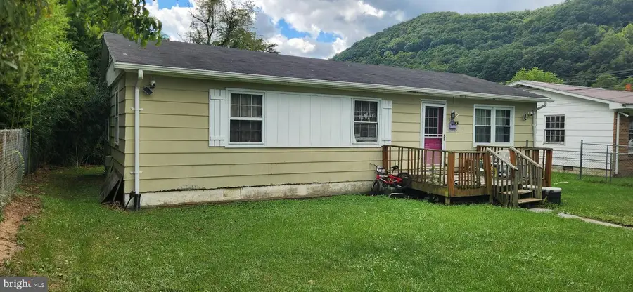 148 Woodlawn St, White Sulphur Springs, WV 24986 - Image #2