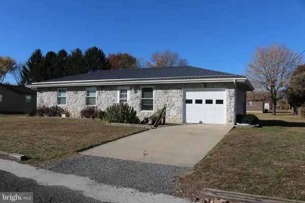 16 Jackson St, PETERSBURG, WV 26847