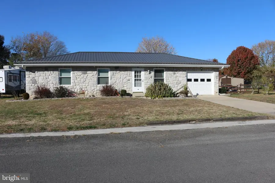 16 Jackson St, Petersburg, WV 26847 - Image #2