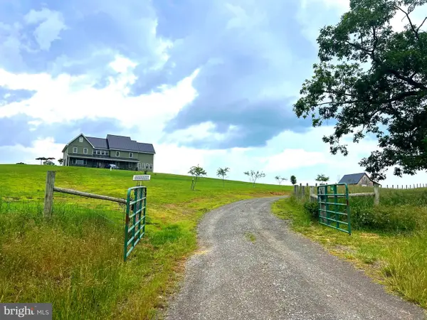 1294 Winding Lane, MAYSVILLE, WV 26833