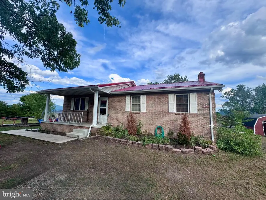 98 Noreaster Dr, Cabins, WV 26855 - #2