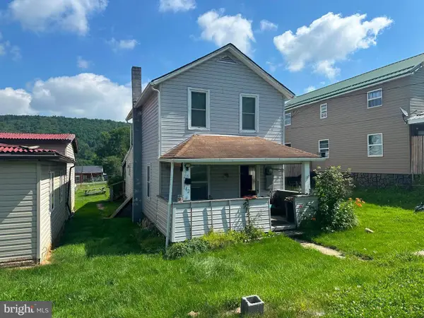 25 Ash St, BAYARD, WV 26707