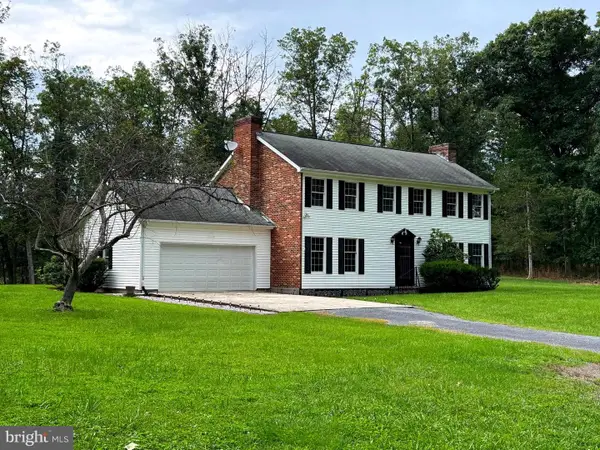 6859 Us Highway 220 N, OLD FIELDS, WV 26845