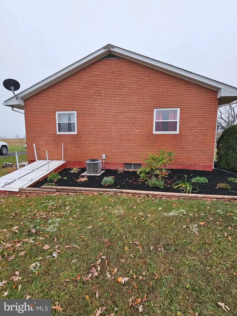 15462 Jersey Mountain Rd, Levels, WV 25431 - Image #3