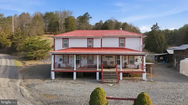 1054 Fleming Rd, PURGITSVILLE, WV 26852