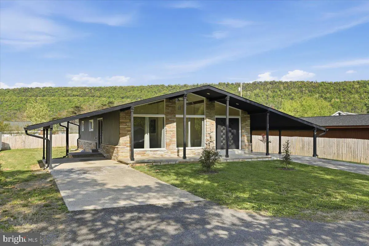 80 N Fairfax St, Romney, WV 26757 - #1