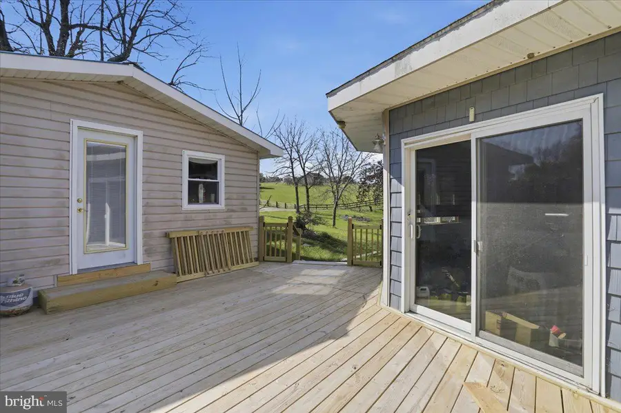 1264 Tearcoat Rd, Augusta, WV 26704 - #3