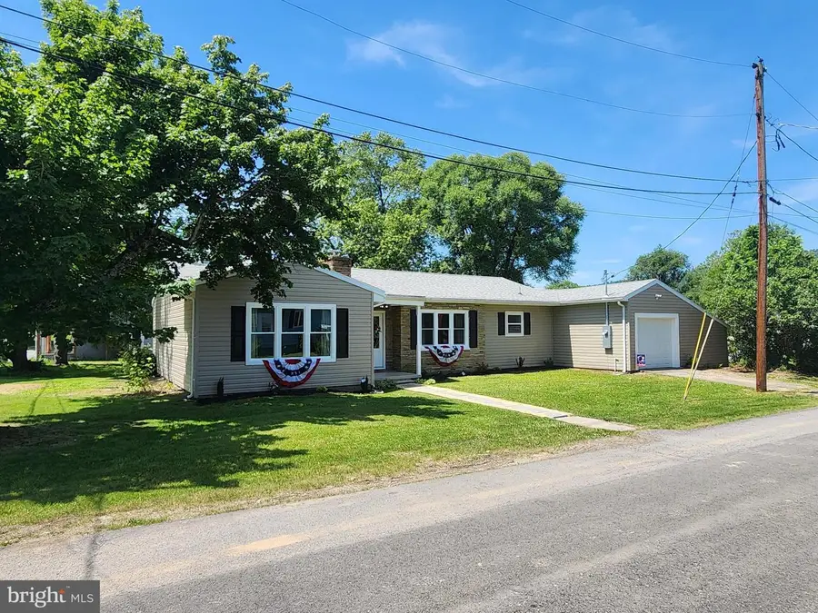412 Everett Pl, Romney, WV 26757 - #2