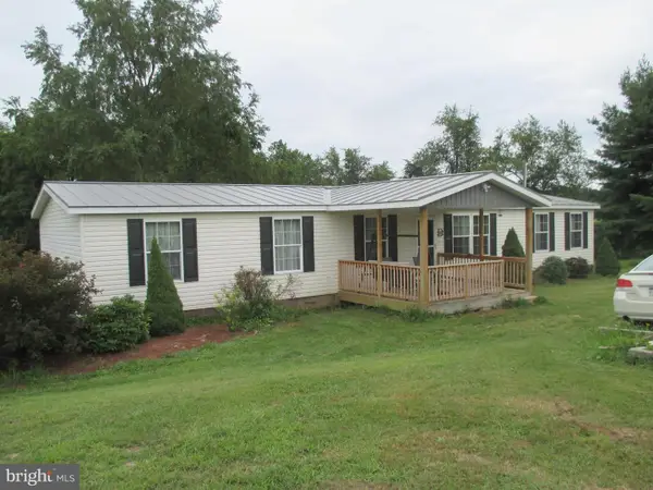 390 Spirit Ln, POINTS, WV 25437