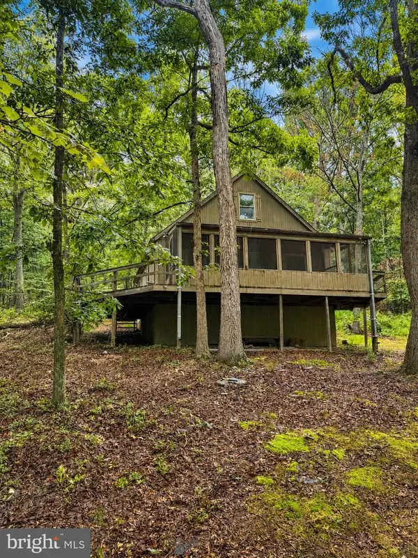 903 Pin Oak Rd, PAW PAW, WV 25434