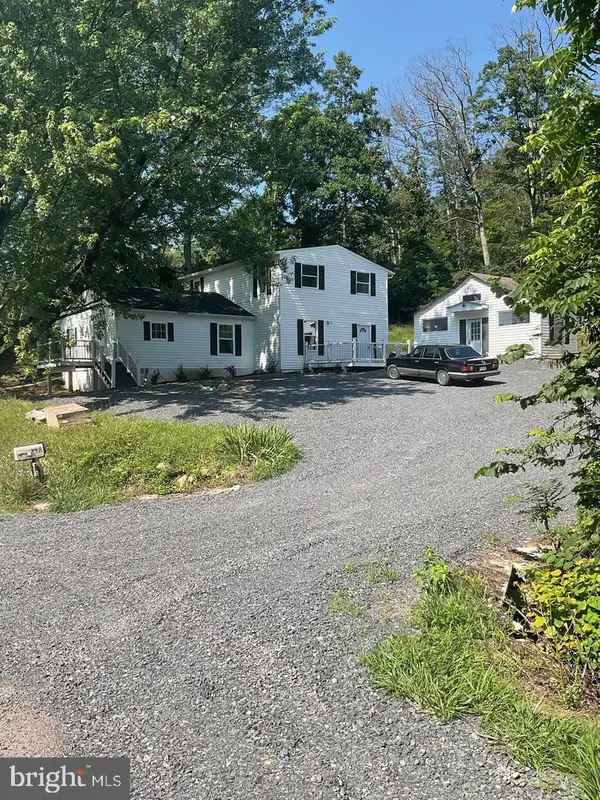 7464 Pawpaw Rd, PAW PAW, WV 25434