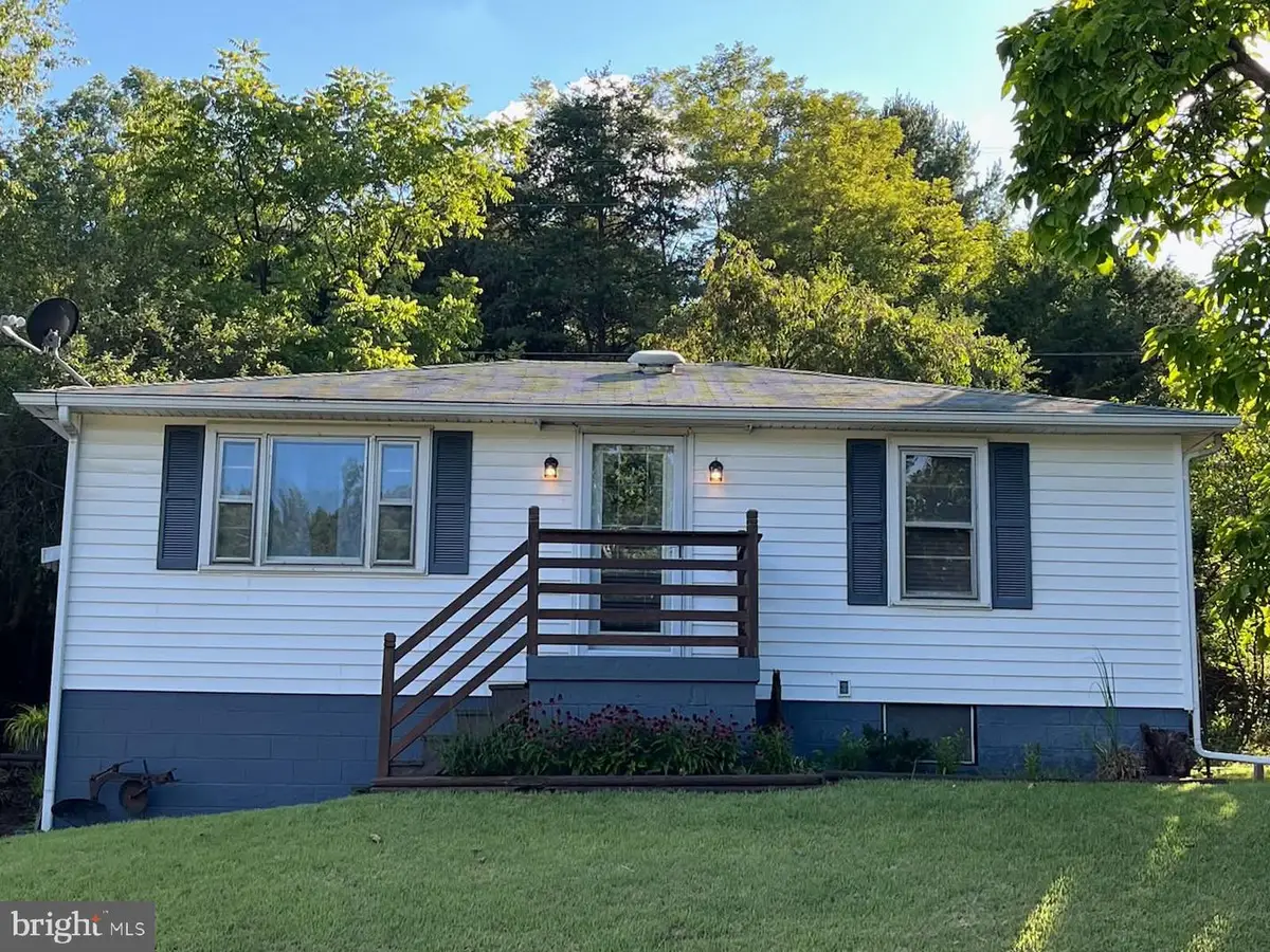 9139 Cumberland Rd, Springfield, WV 26763 - #1