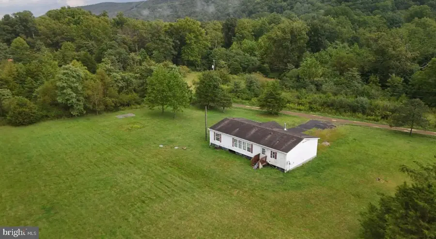 305 N River Run Blvd, Delray, WV 26714 - #3