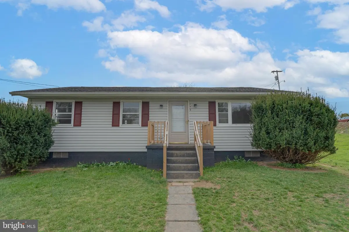 304 S Reymann St, Ranson, WV 25438 - Image #1