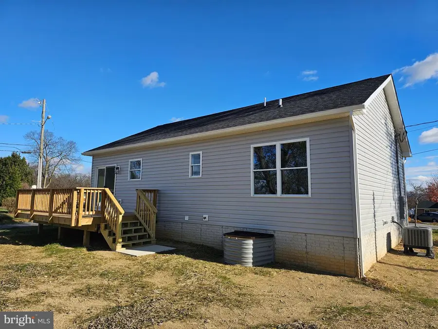 609 N Fairfax Blvd, Ranson, WV 25438 - Image #2