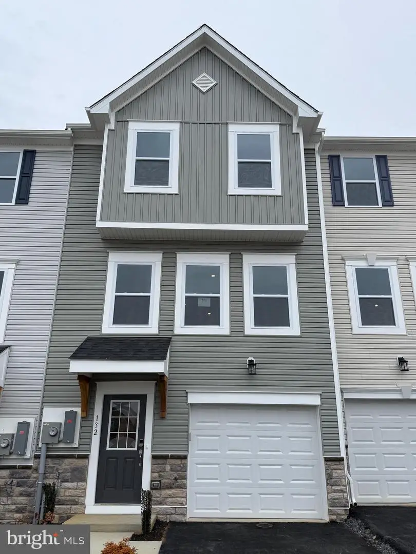 132 Monroe Ave, Ranson, WV 25438 - Image #2