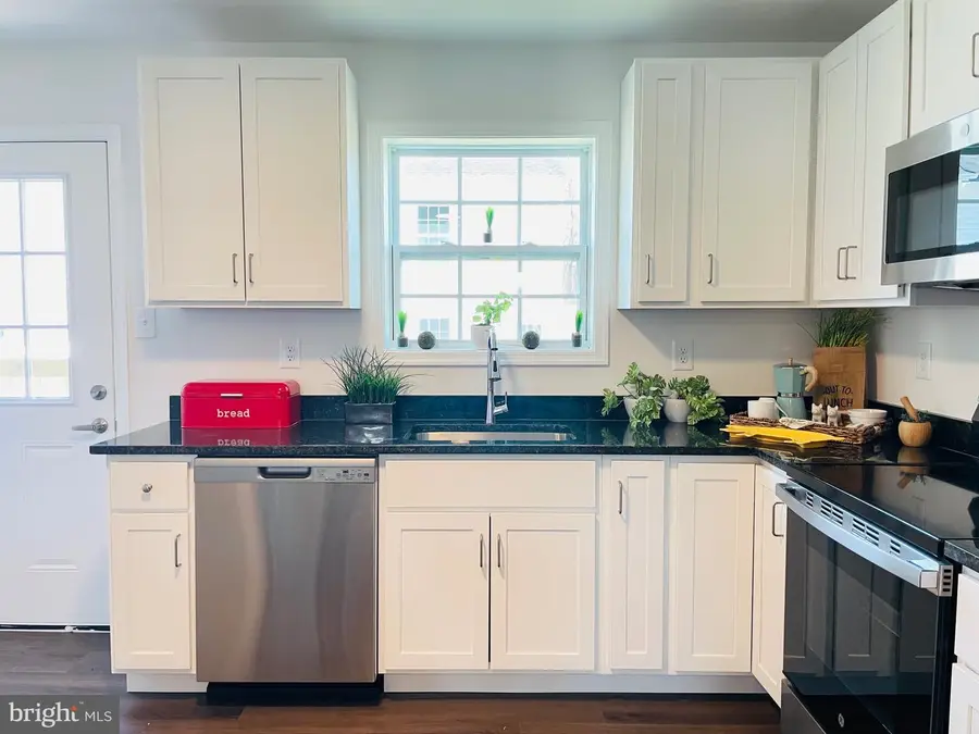 14 Snowdrop Ct, Kearneysville, WV 25430 - Image #3