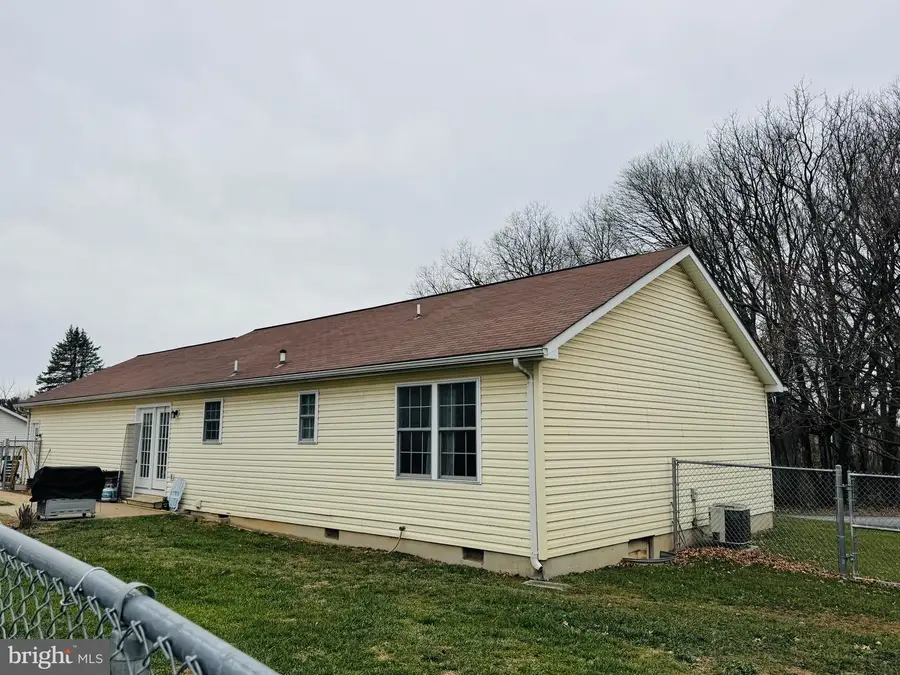 94 James St, Shenandoah Junction, WV 25442 - Image #3