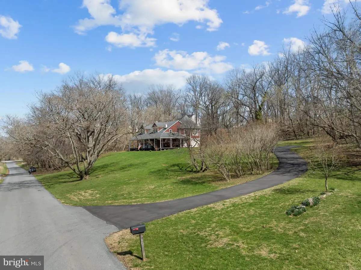 640 Stratford Ln, Charles Town, WV 25414 - #1