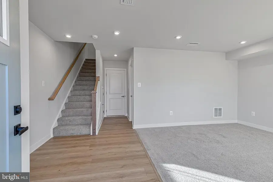 17 Oasis Ave, Ranson, WV 25438 - Image #2