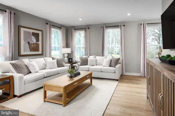 3525 Destrier St, RANSON, WV 25438