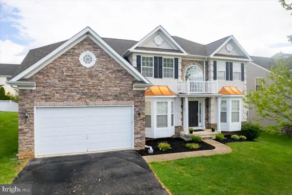 27 Sparkling Brook Rd, RANSON, WV 25438