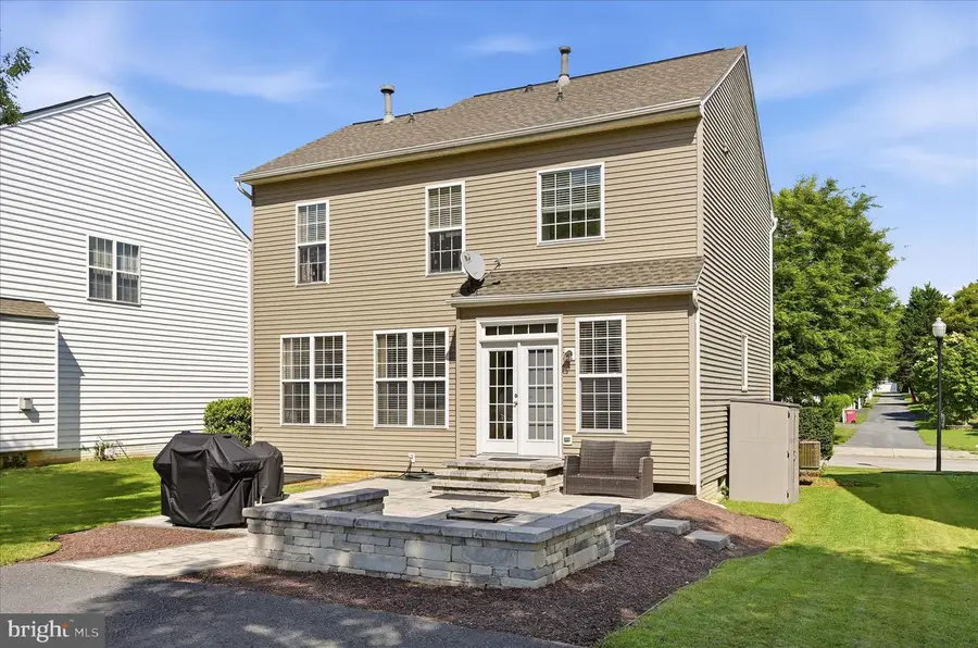 58 Bullskin St, Charles Town, WV 25414 - #2