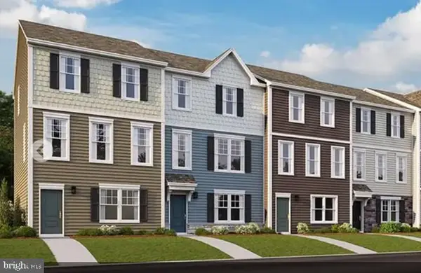 19 Democracy Mews #[470], RANSON, WV 25438