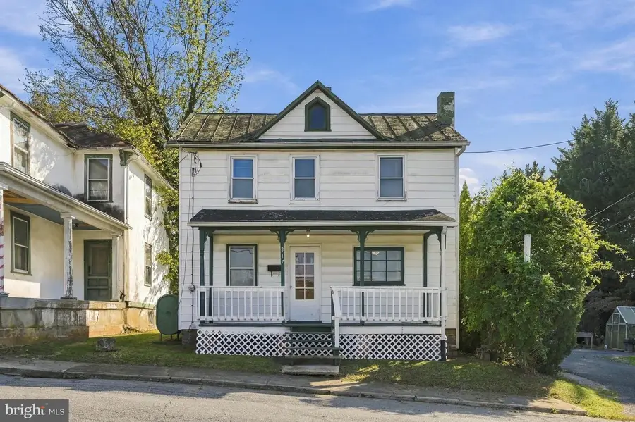 317 W Academy St, Charles Town, WV 25414 - #3