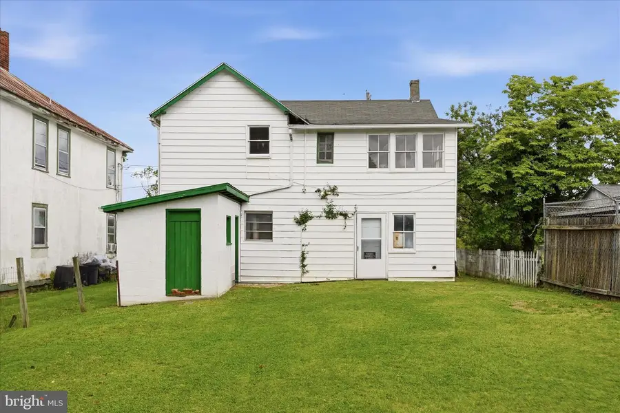 309 W Academy St, Charles Town, WV 25414 - #2