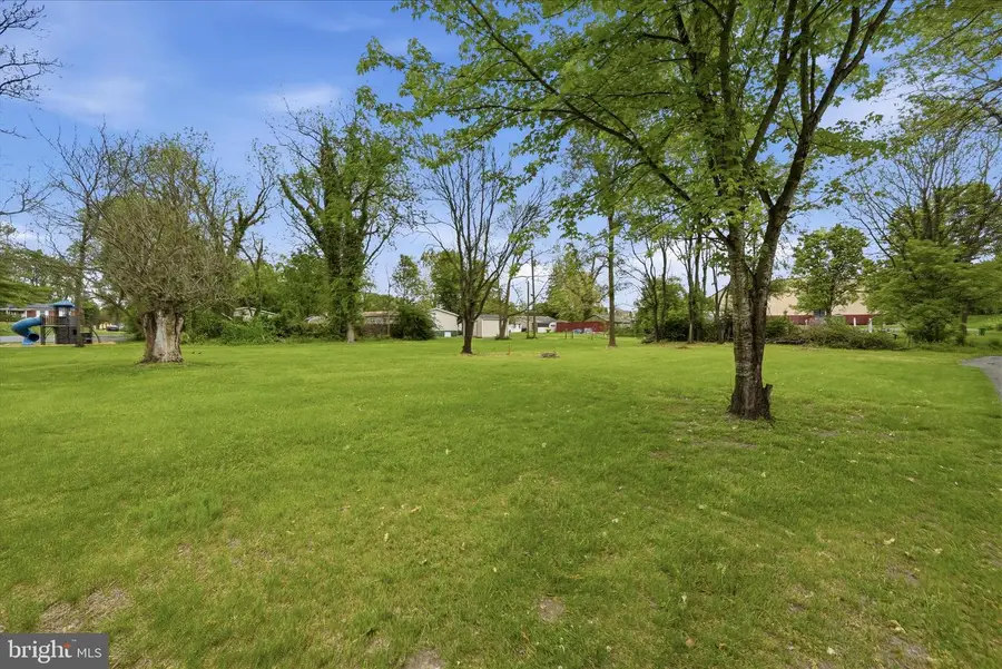 415 Mcdonald St, Ranson, WV 25438 - #2