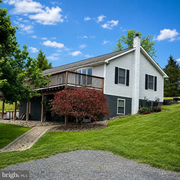 365 Shadowhawk Ln, KEARNEYSVILLE, WV 25430
