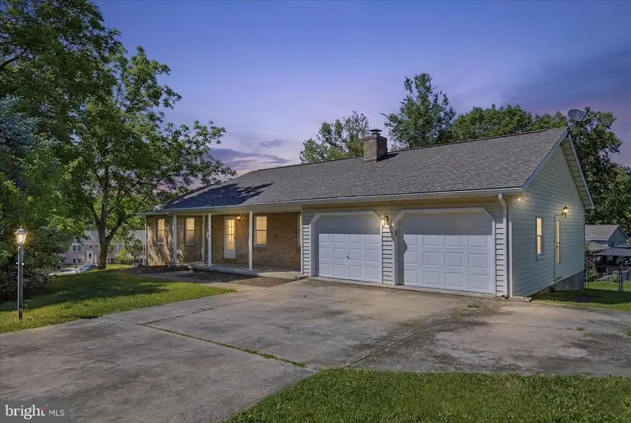 437 Tuscawilla Dr, Charles Town, WV 25414 - #2