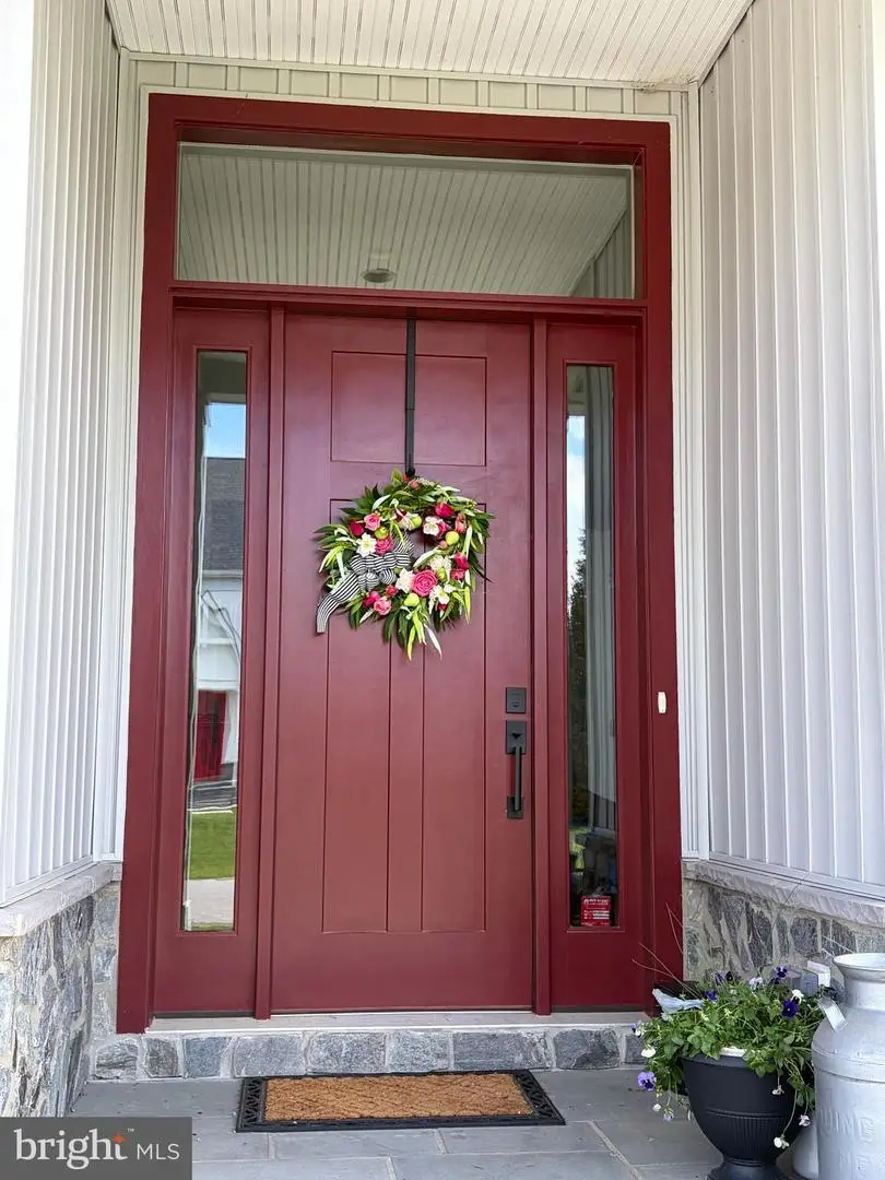 511 Shenandoah Crossing Dr, Charles Town, WV 25414 - #2