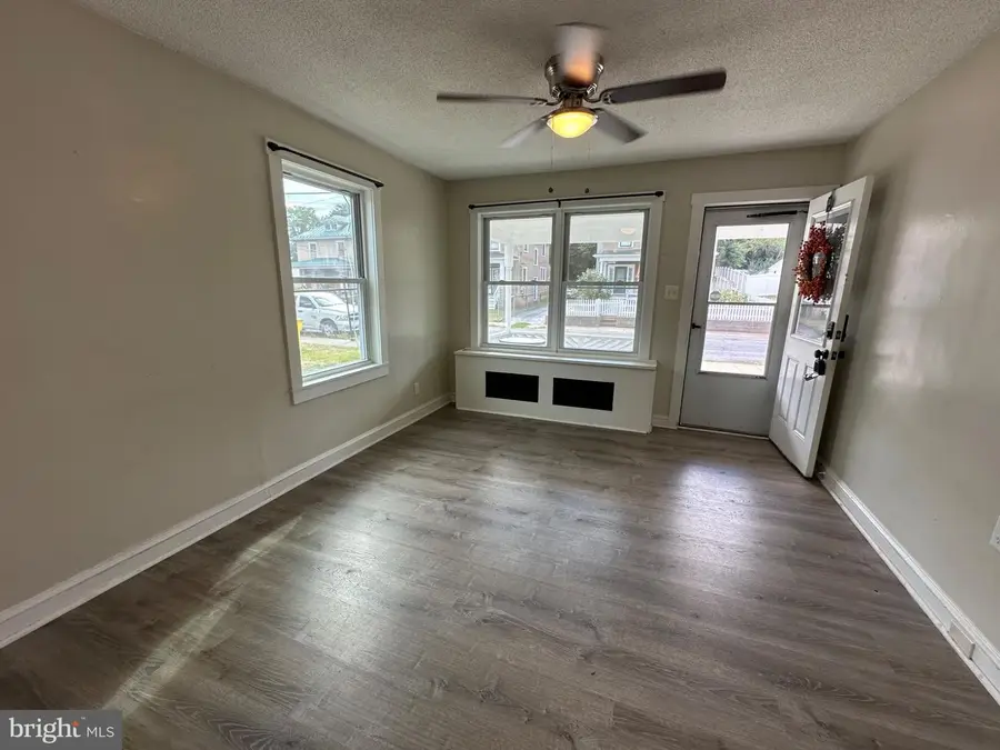311 N Lawrence St, Charles Town, WV 25414 - #3