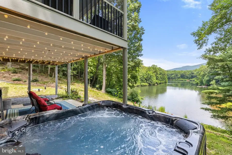 435 Lakeside Dr, Harpers Ferry, WV 25425 - #3