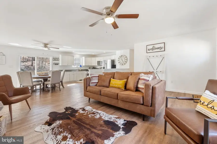 1442 Johnnycake Ln, Harpers Ferry, WV 25425 - #2