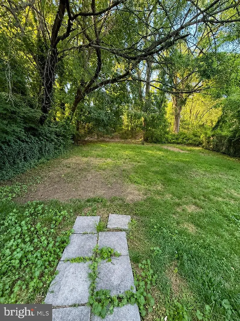 420 North St E, Charles Town, WV 25414 - #3