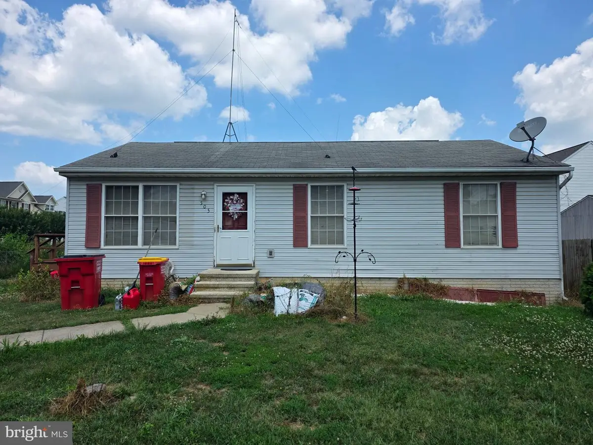 505 E 6th Ave, Ranson, WV 25438 - #1