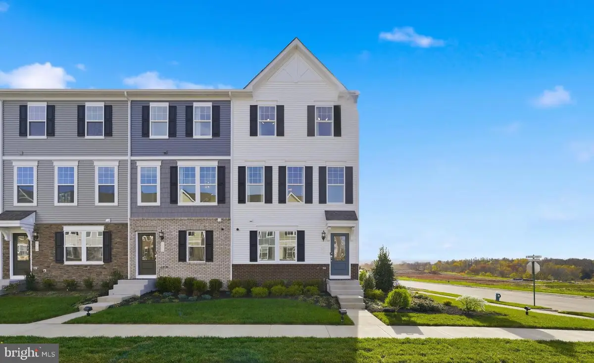 483 Presidents Pointe Ave #[463], Ranson, WV 25438 - #1