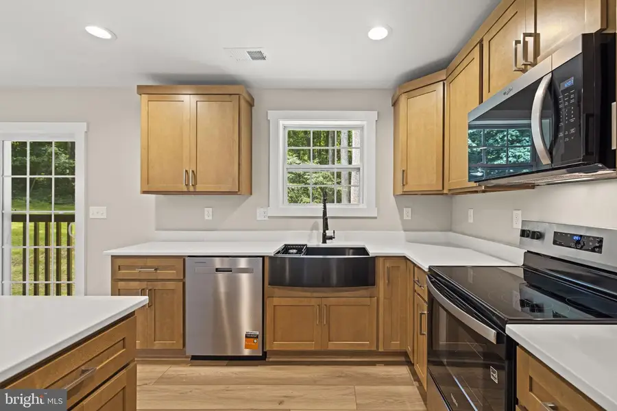 82 Shenandoah River Dr, Harpers Ferry, WV 25425 - #3