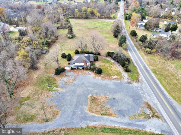 7174 Martinsburg Pike, SHEPHERDSTOWN, WV 25443