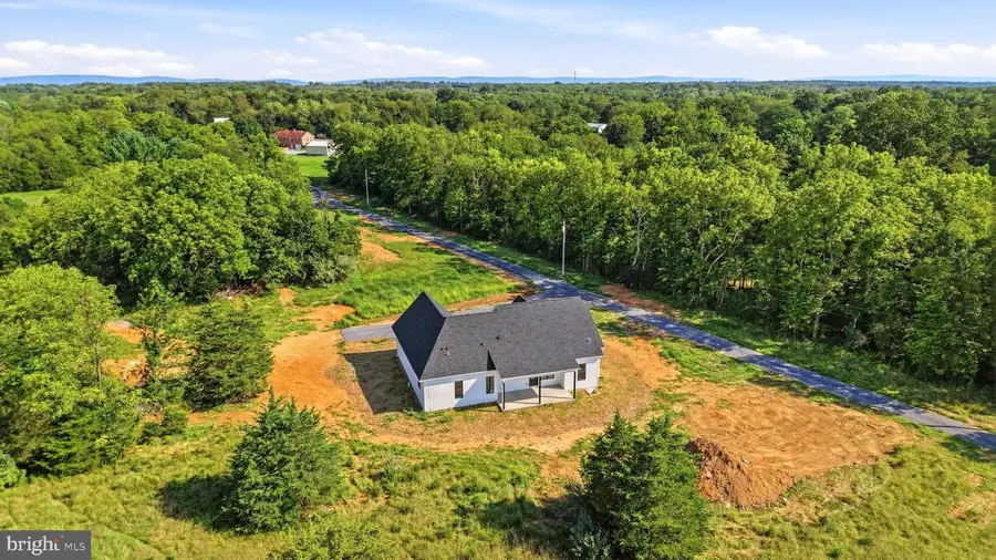 220 Lily Pad Ln, Summit Point, WV 25446 - #2