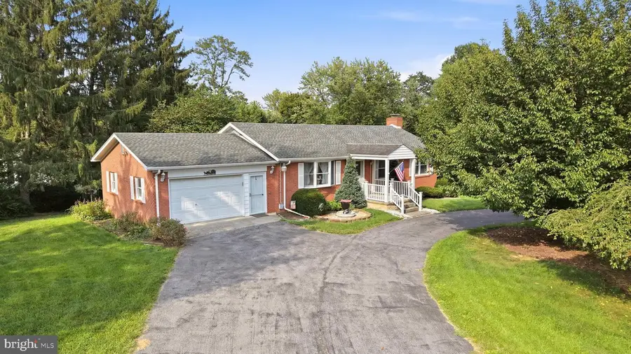 537 Tuscawilla Dr, Charles Town, WV 25414 - #2