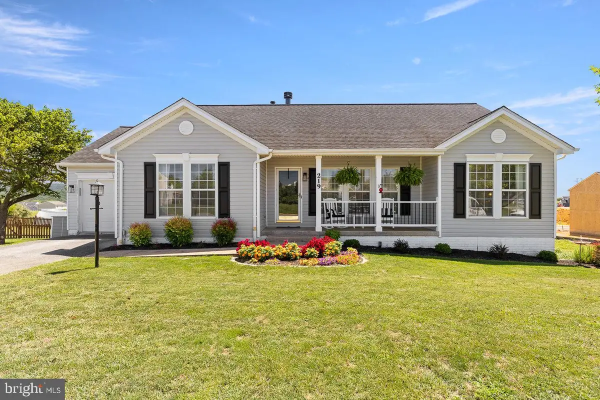 219 Crosswinds Dr, Charles Town, WV 25414 - #1
